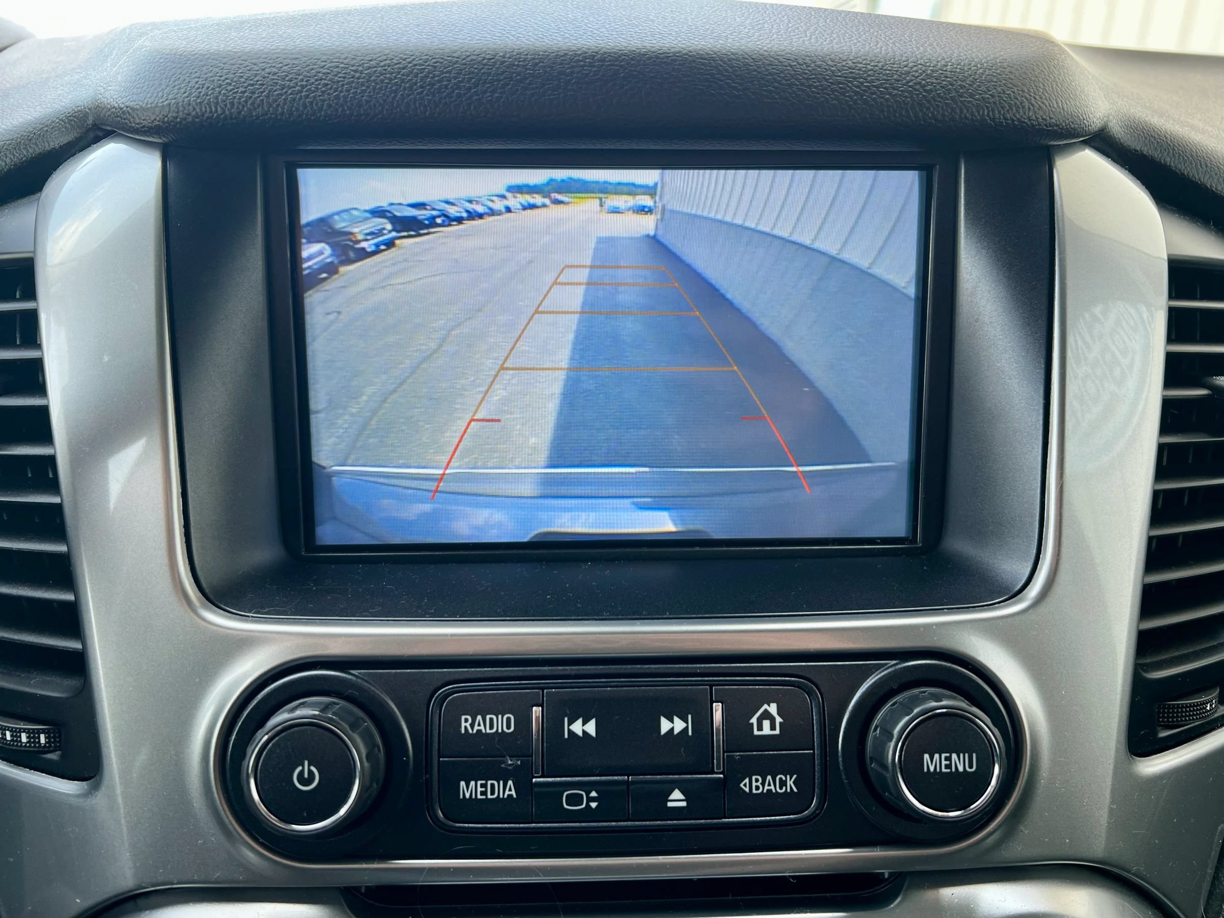 Used 2020 Chevrolet Suburban Premier AWD/4WD image 24