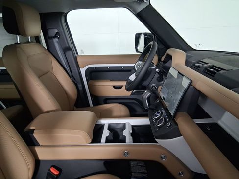 New 2026 Land Rover Defender 110 S image 30