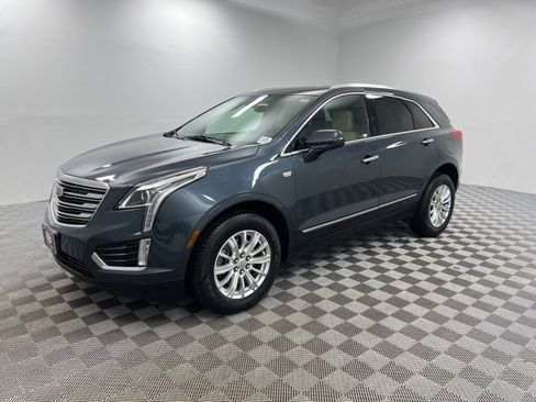 Used 2019 Cadillac XT5 Base image 3