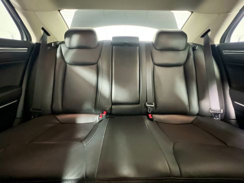 Used 2017 Chrysler 300 Limited image 33