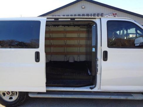 Used 2021 GMC Savana 2500 w/ Driver Convenience Package image 18