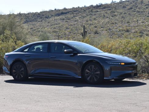 Used 2025 Lucid Air Pure image 3