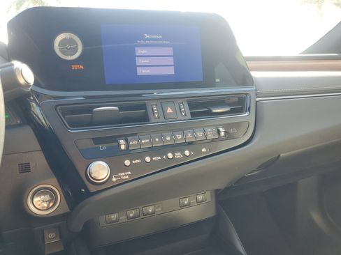 Used 2025 Lexus ES 350 w/ Premium Package image 30