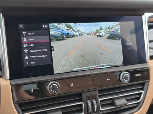 Used 2024 Porsche Macan AWD/4WD image 30