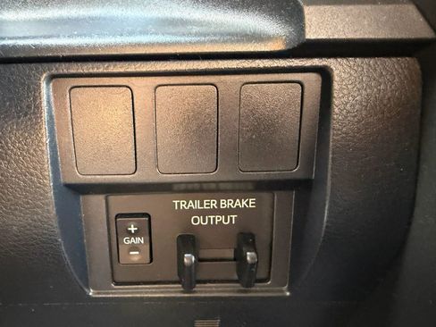 Used 2020 Toyota Tundra SR image 28