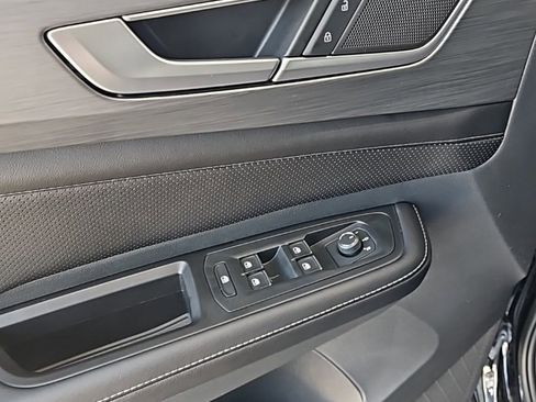 New 2026 Volkswagen Atlas Cross Sport SE image 26