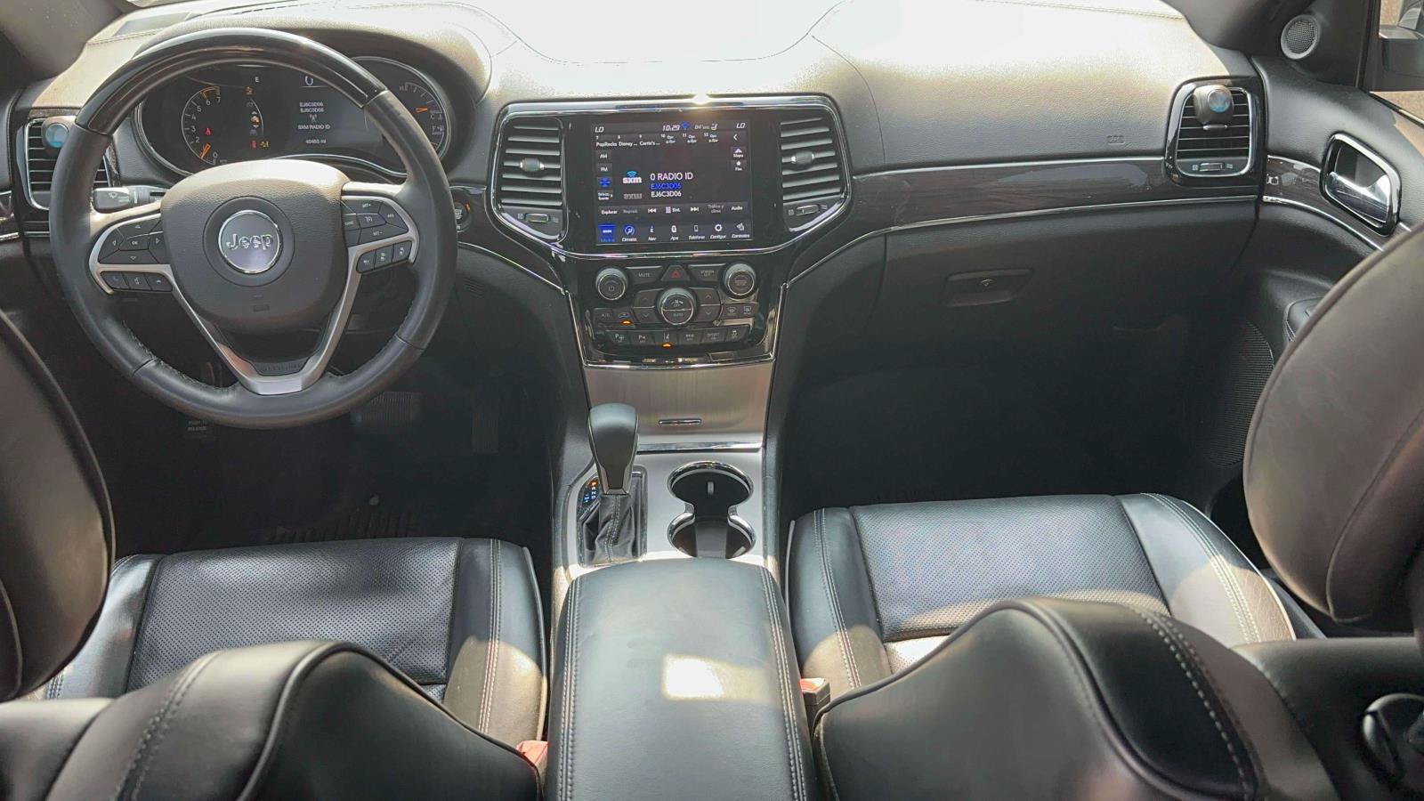 Used 2019 Jeep Grand Cherokee Overland AWD/4WD image 10
