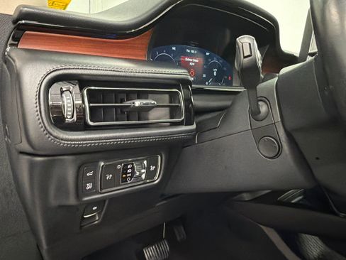 Used 2022 Lincoln Nautilus Reserve FWD image 33
