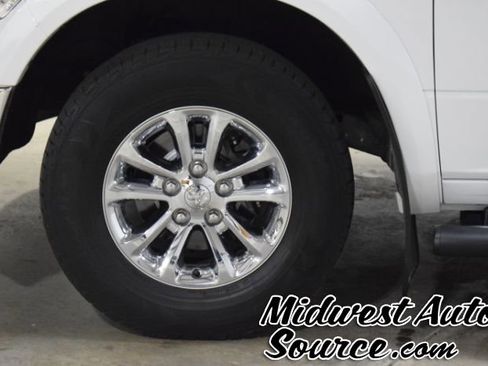 Used 2018 RAM 1500 SLT image 6