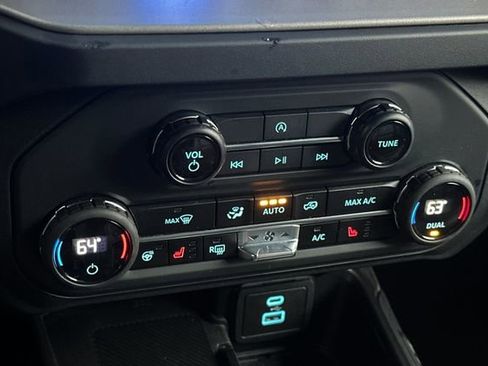 Used 2025 Ford Bronco Outer Banks image 19