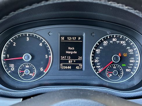 Used 2015 Volkswagen Passat TDI SE image 24