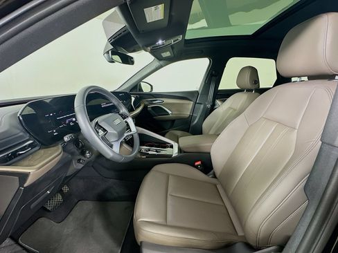 Used 2025 Audi Q5 Premium w/ Convenience Package AWD/4WD image 32