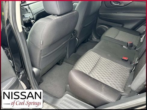 Used 2019 Nissan Rogue SV w/ Premium Package FWD image 21