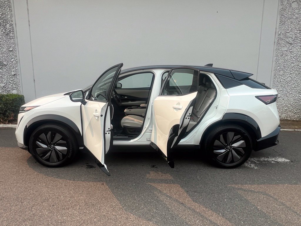 Certified 2023 Nissan Ariya AWD image 12