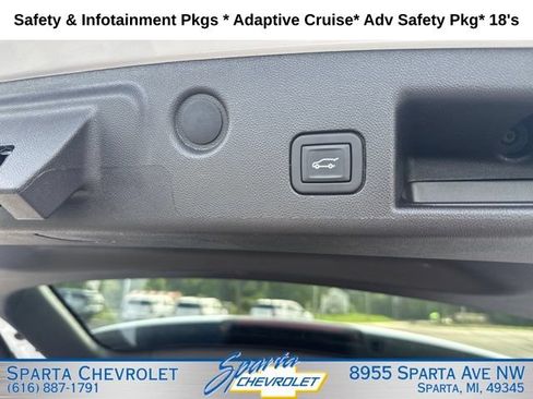 Used 2024 Chevrolet Equinox LT FWD image 34