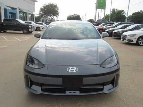 Used 2023 Hyundai Ioniq 6 SEL image 2