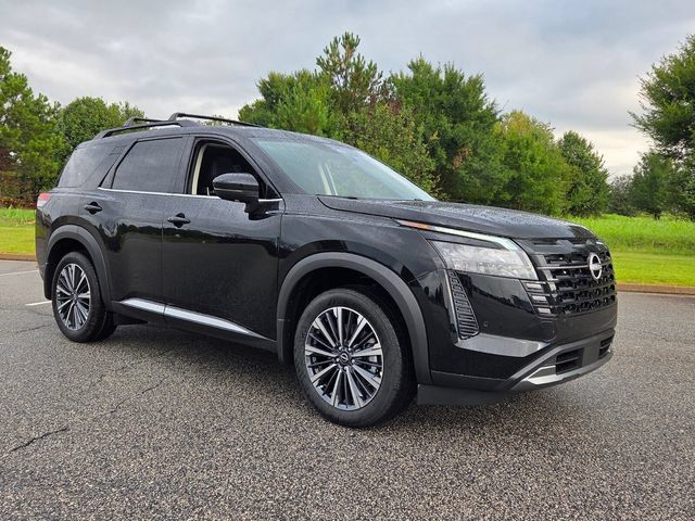 New 2026 Nissan Pathfinder Platinum FWD image 1