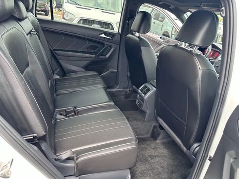 Used 2024 Volkswagen Tiguan SE R-Line image 12