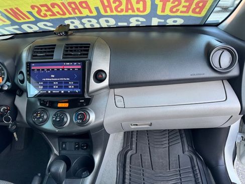 Used 2011 Toyota RAV4 2WD w/ Base L4 Extra Value Pkg image 18