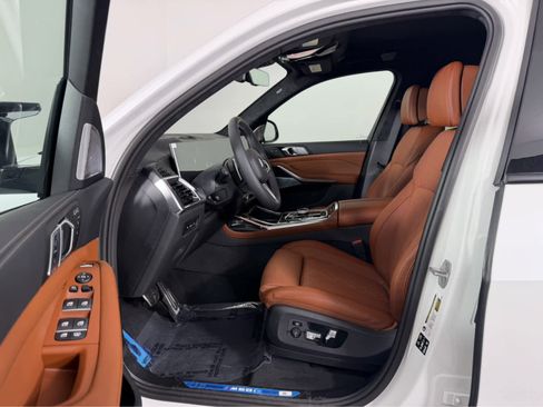 New 2026 BMW X7 M60i image 9