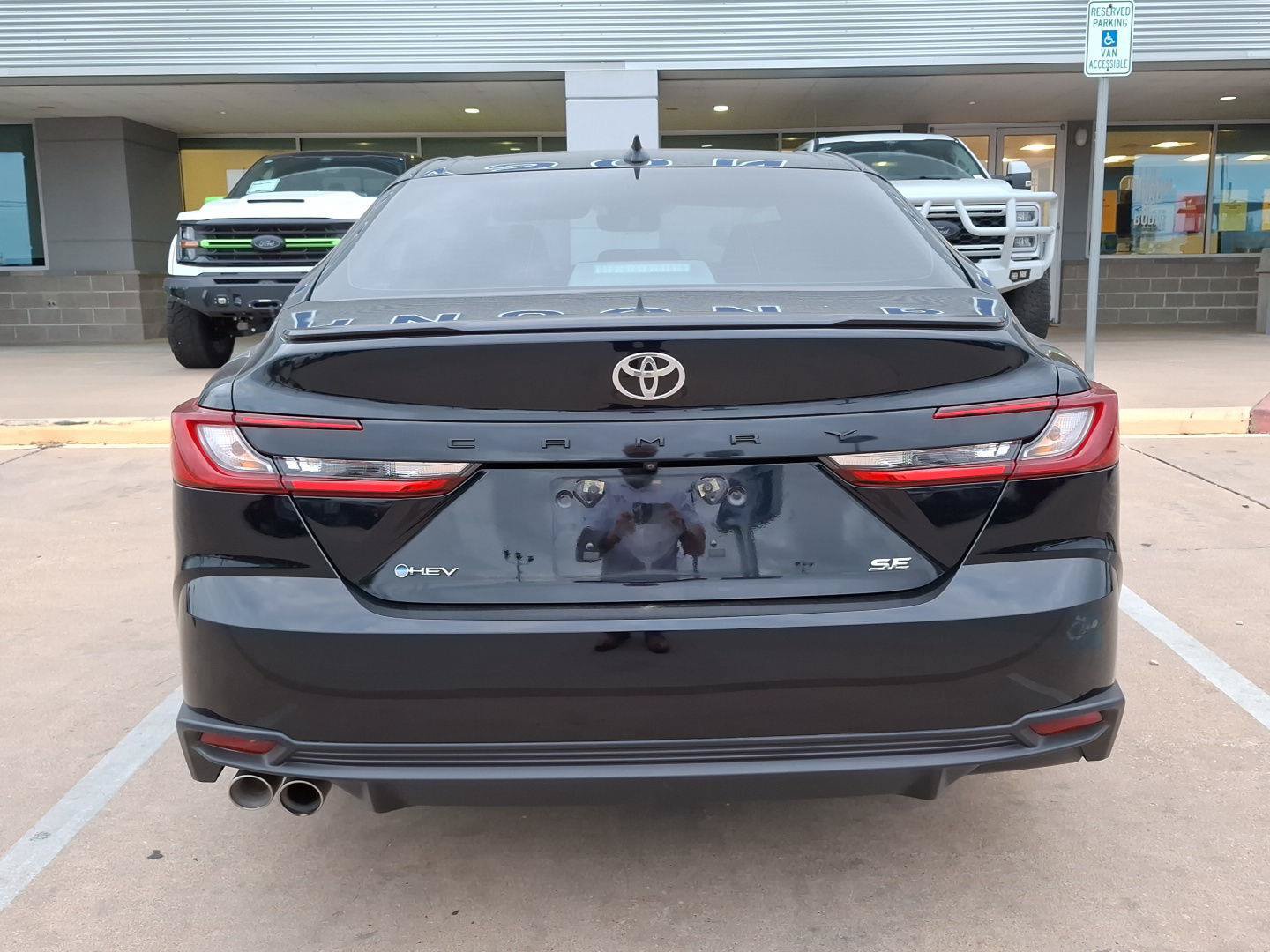 Used 2025 Toyota Camry SE w/ Convenience Package FWD image 30