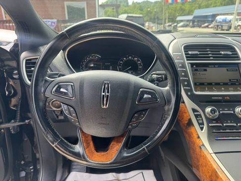Used 2017 Lincoln MKX Reserve AWD/4WD image 17