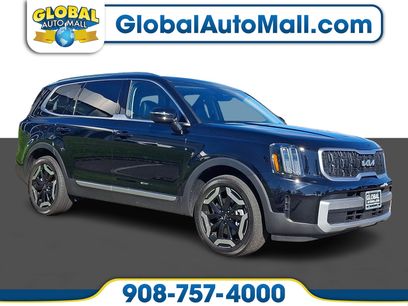 Used 2023 Kia Telluride EX w/ EX Captain's Chair Package