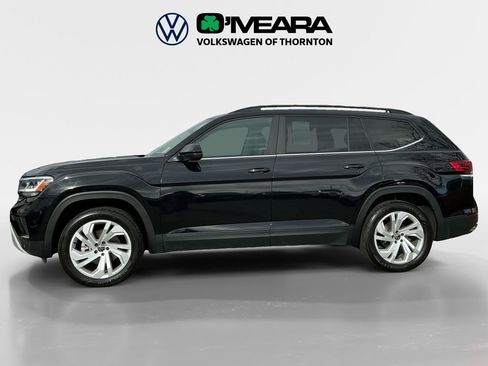 Used 2023 Volkswagen Atlas SE w/ Panoramic Sunroof Package image 2