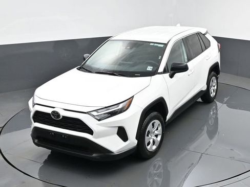 Used 2024 Toyota RAV4 LE image 19