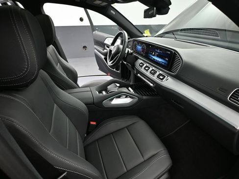 Used 2026 Mercedes-Benz GLS 450 4MATIC image 49