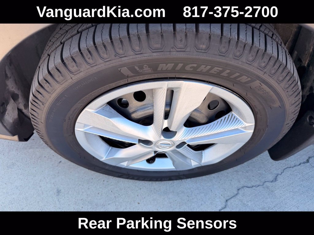 Used 2023 Nissan Kicks S w/ Interior Electronics Package FWD image 8