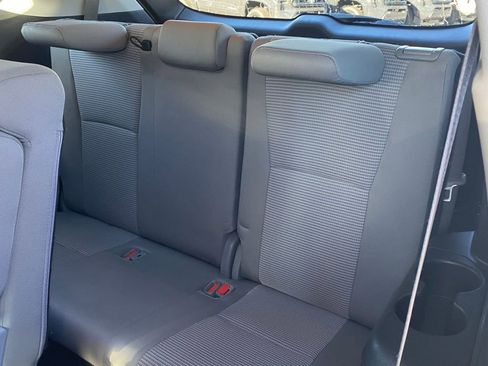 Used 2022 Toyota Highlander LE image 9