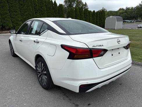 Used 2025 Nissan Altima 2.5 SV FWD image 6