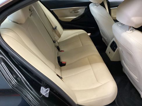 Used 2018 BMW 330i xDrive Sedan w/ Convenience Package AWD/4WD image 11