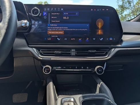 Used 2025 Chevrolet Equinox EV RS w/ LPO, All-Weather Mat Package FWD image 20