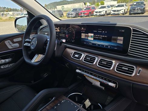 New 2026 Mercedes-Benz GLS 450 4MATIC image 10