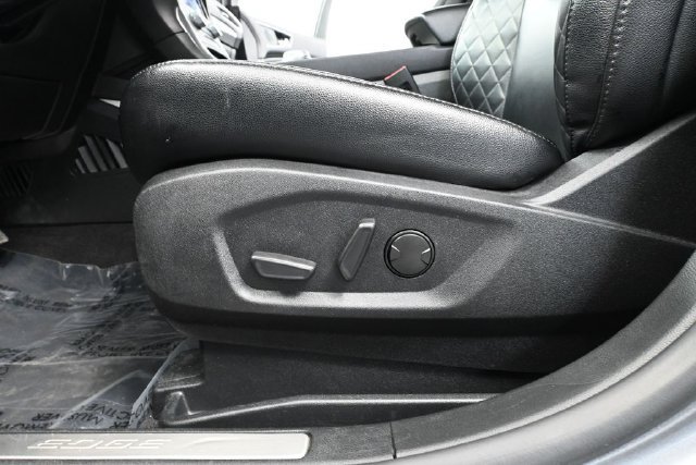 Used 2024 Ford Edge Titanium AWD/4WD image 16