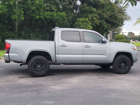 Used 2020 Toyota Tacoma SR5 RWD image 8