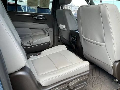 Used 2025 Chevrolet Suburban LT w/ Comfort Package AWD/4WD image 21