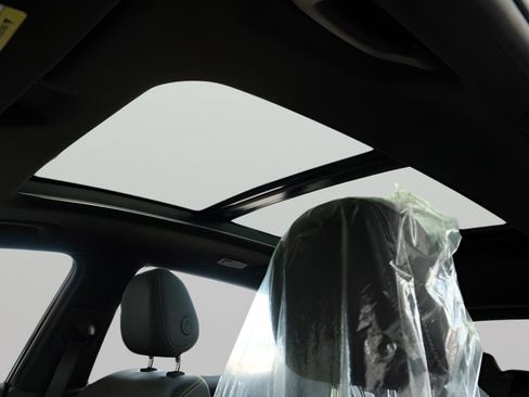 New 2025 VinFast VF 8 Plus image 11