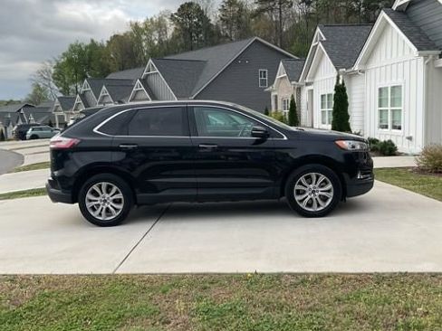 Used 2022 Ford Edge Titanium image 4