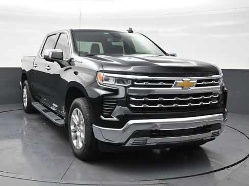 Used 2025 Chevrolet Silverado 1500 LTZ image 7