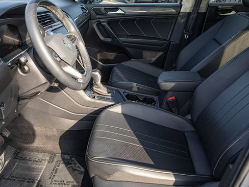 Used 2023 Volkswagen Tiguan SE w/ Panoramic Sunroof Package FWD image 14
