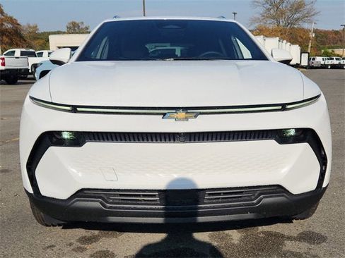 New 2026 Chevrolet Equinox EV LT image 10