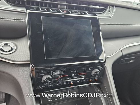 New 2025 Jeep Grand Cherokee L Laredo w/ Luxury Tech Group I image 22