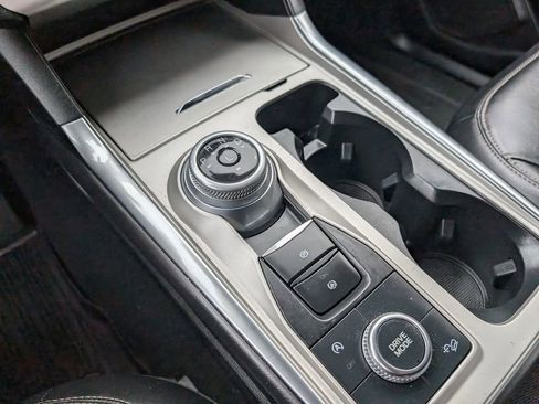 Used 2023 Ford Explorer XLT w/ Equipment Group 202A AWD/4WD image 13