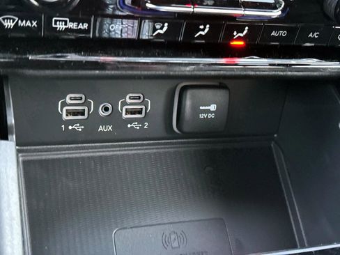 New 2025 Jeep Grand Cherokee 4WD image 16