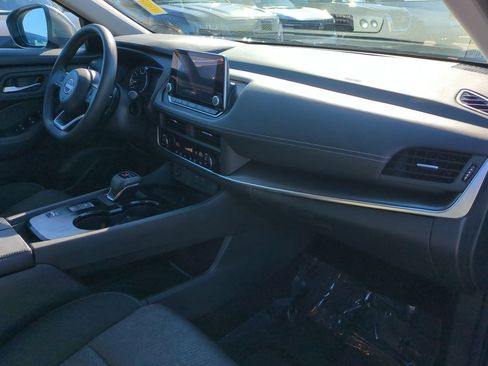 Certified 2024 Nissan Rogue SV image 40