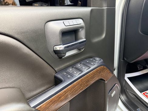 Used 2017 GMC Sierra 2500 Denali w/ Duramax Plus Package image 20