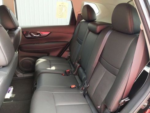 Used 2017 Nissan Rogue SL w/ SL Premium Package image 31